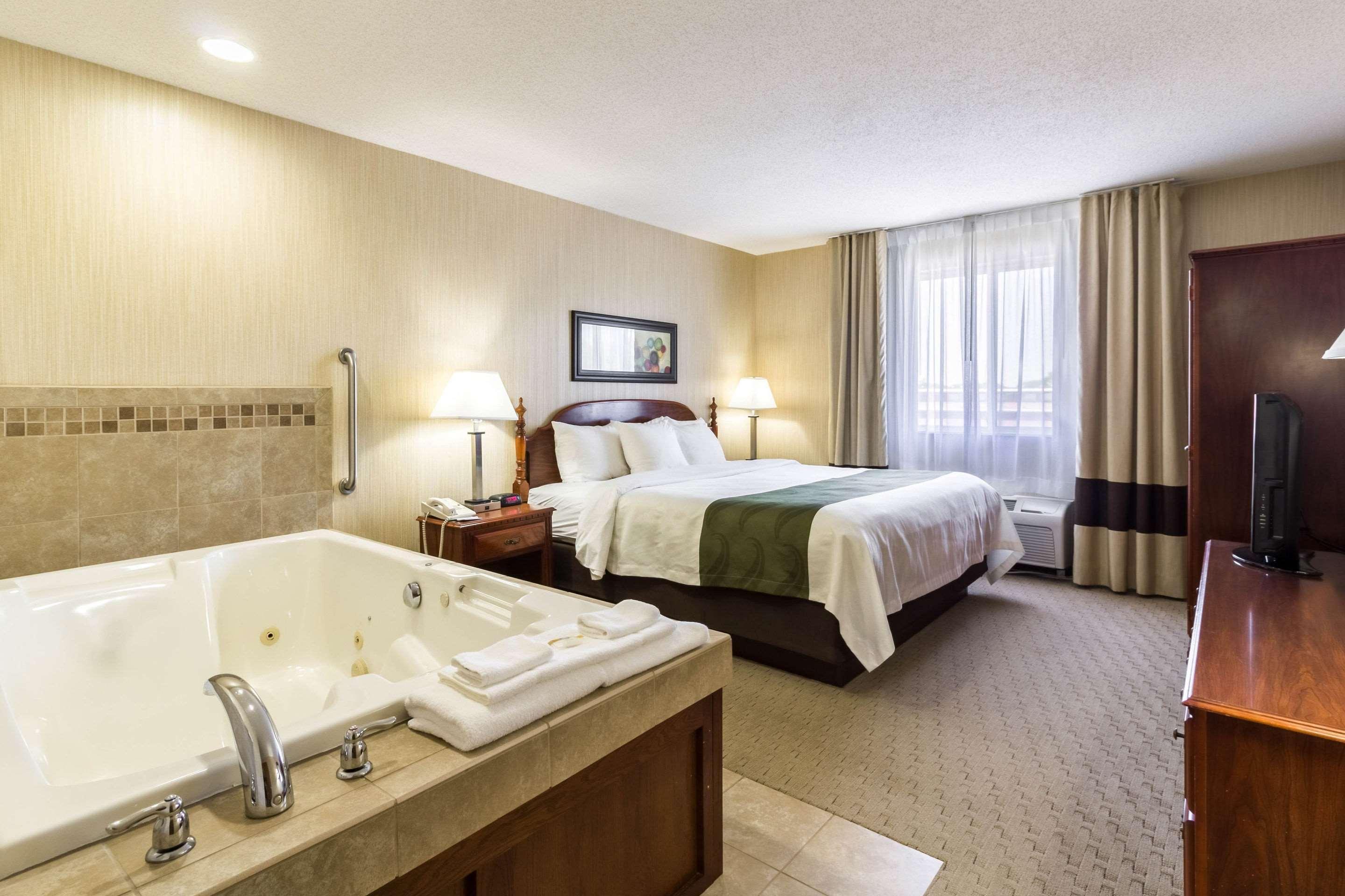 Quality Inn Marshall Mn Near University Exterior foto
