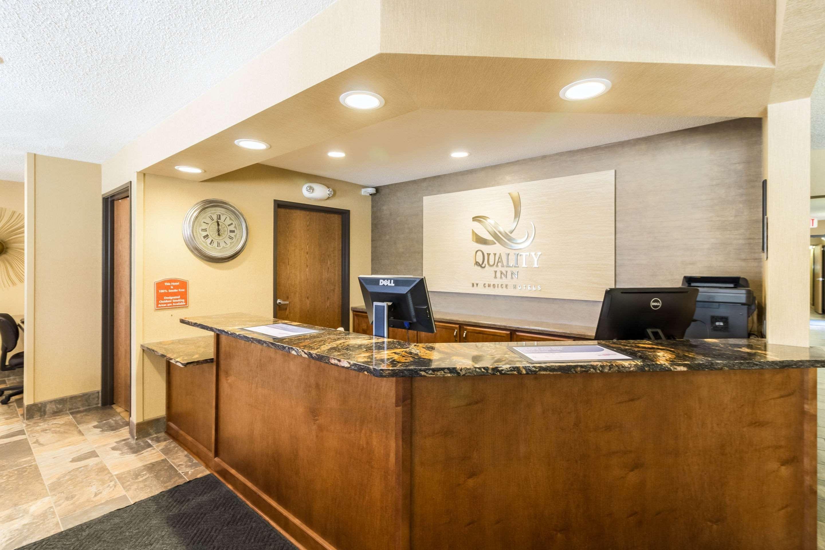 Quality Inn Marshall Mn Near University Exterior foto