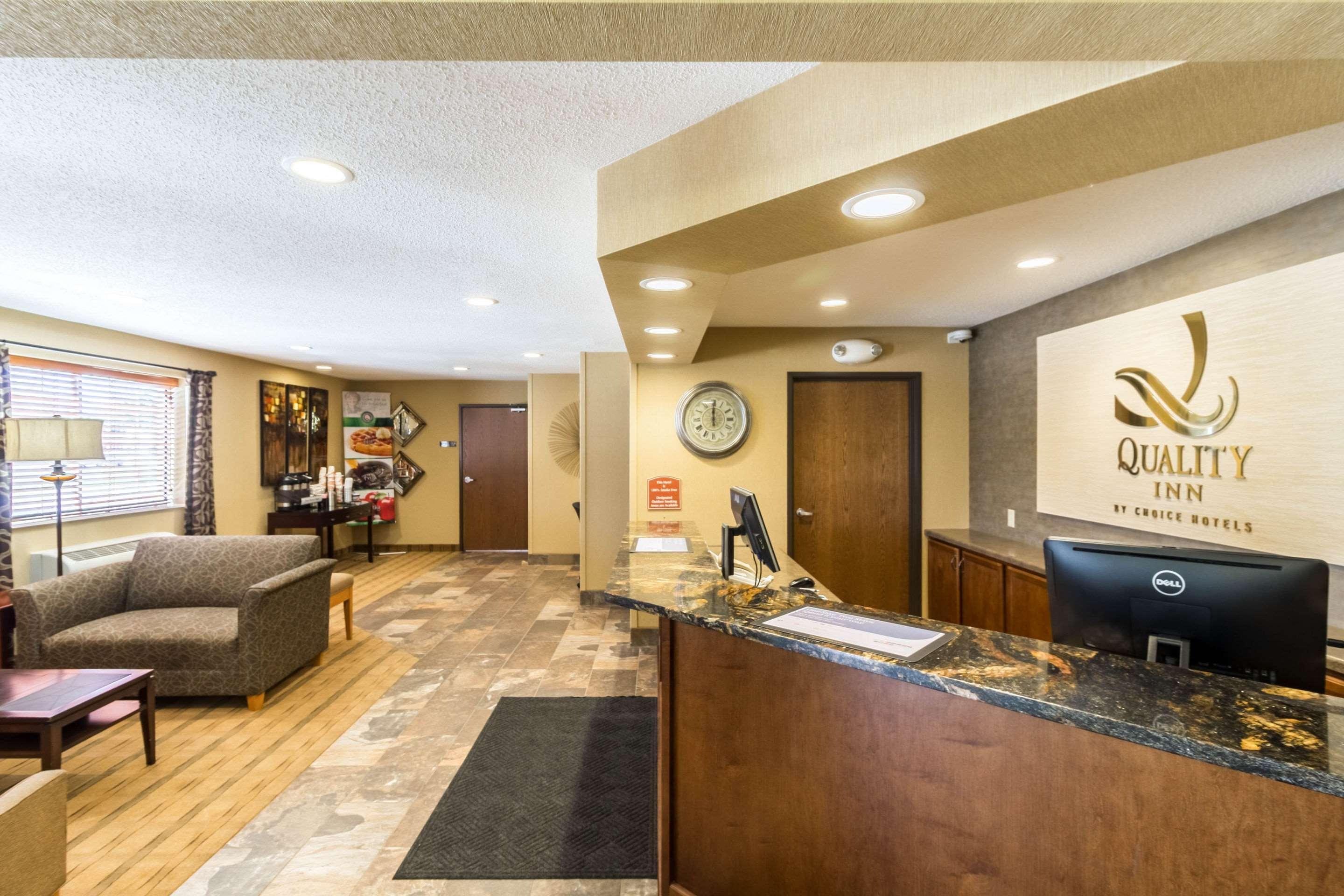 Quality Inn Marshall Mn Near University Exterior foto