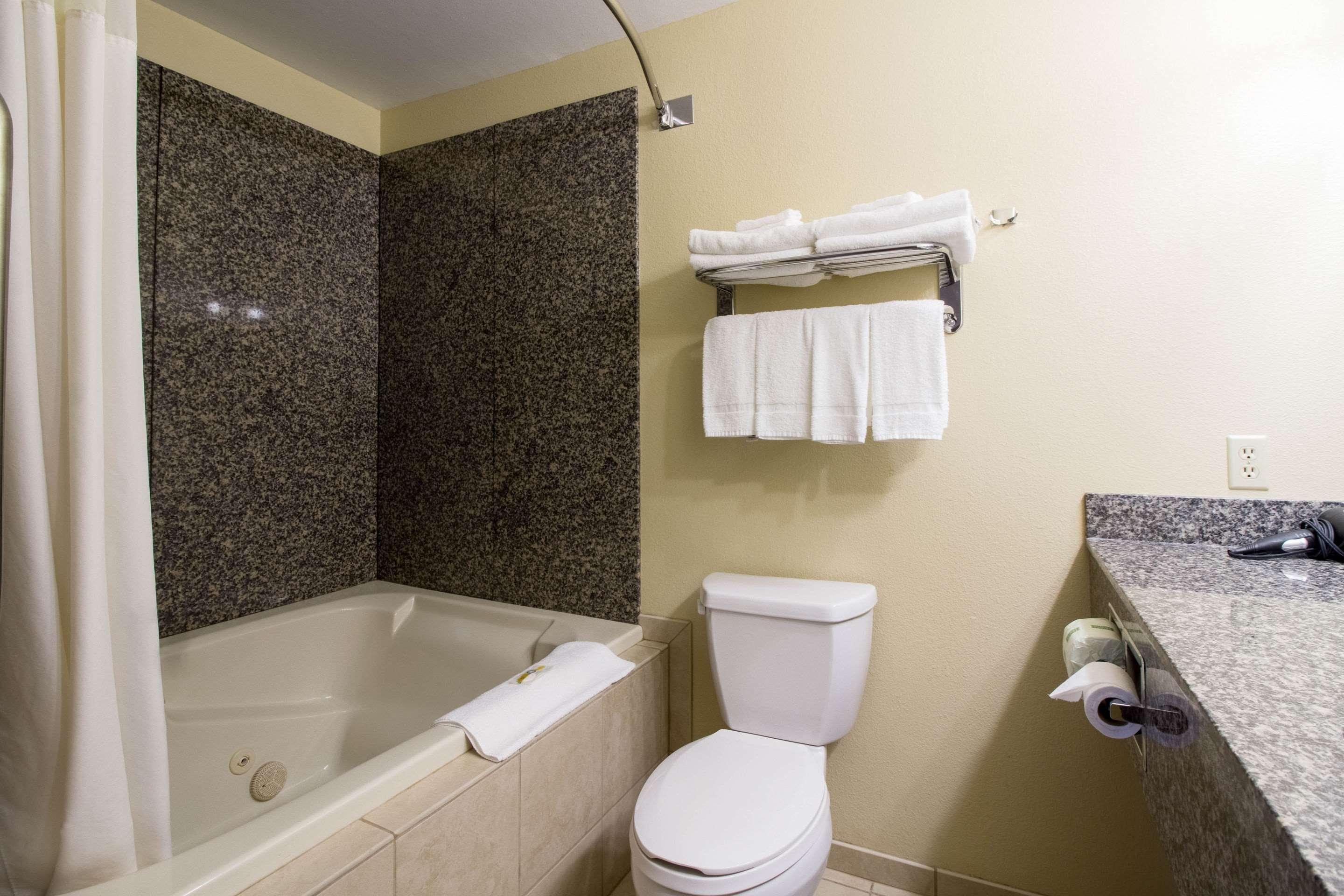Quality Inn Marshall Mn Near University Exterior foto
